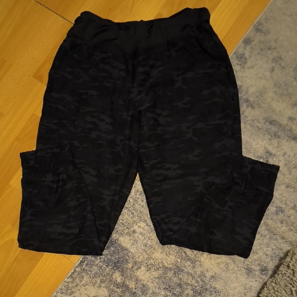 Goal Five | Women's Black Camo Track Pants